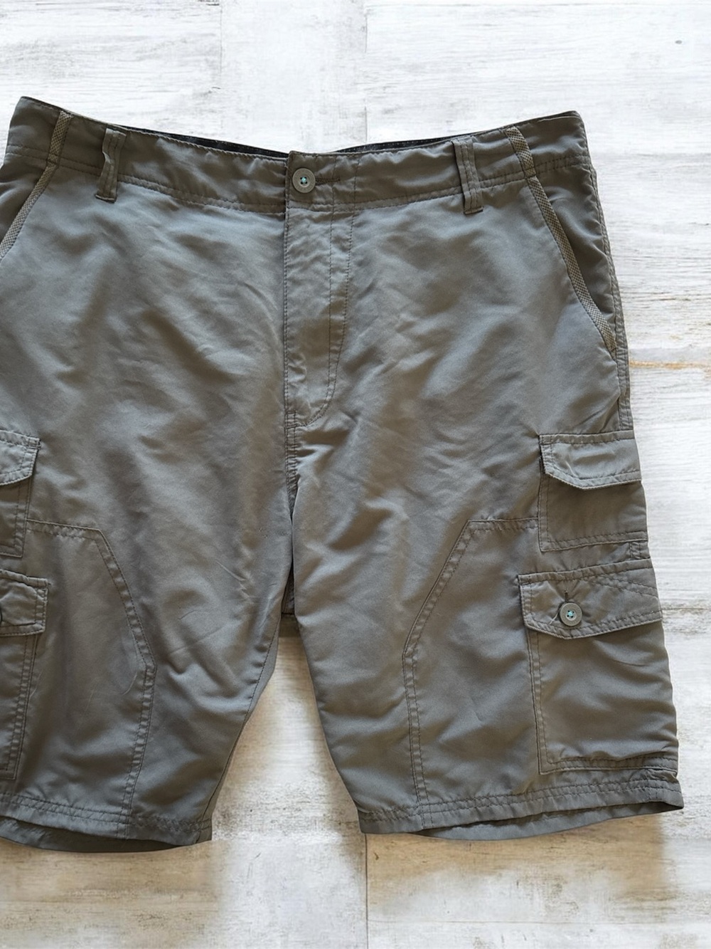 Plugg Men's Cargo Shorts in Olive Gray and Black (36)